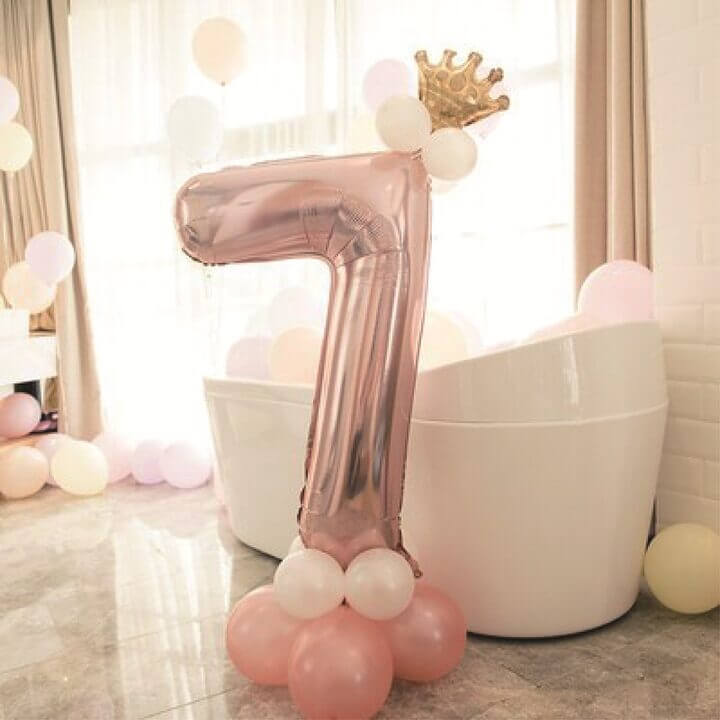 Stor stående sifferballong set | roséguld metallic nummer 7 110cm - bild 2