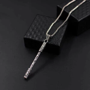 Halsband mönstrad stav cylinder med boxkedja silver