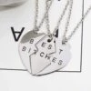 Best bitches - tredelat vänskapshalsband för kompisar silver