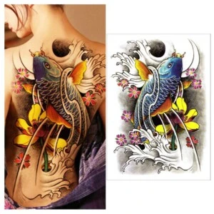 Gnuggis tatuering hel ryggtavla koi fish